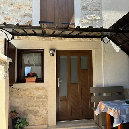 Apartman Ajhner Apartment Tar-Vabriga Exterior photo